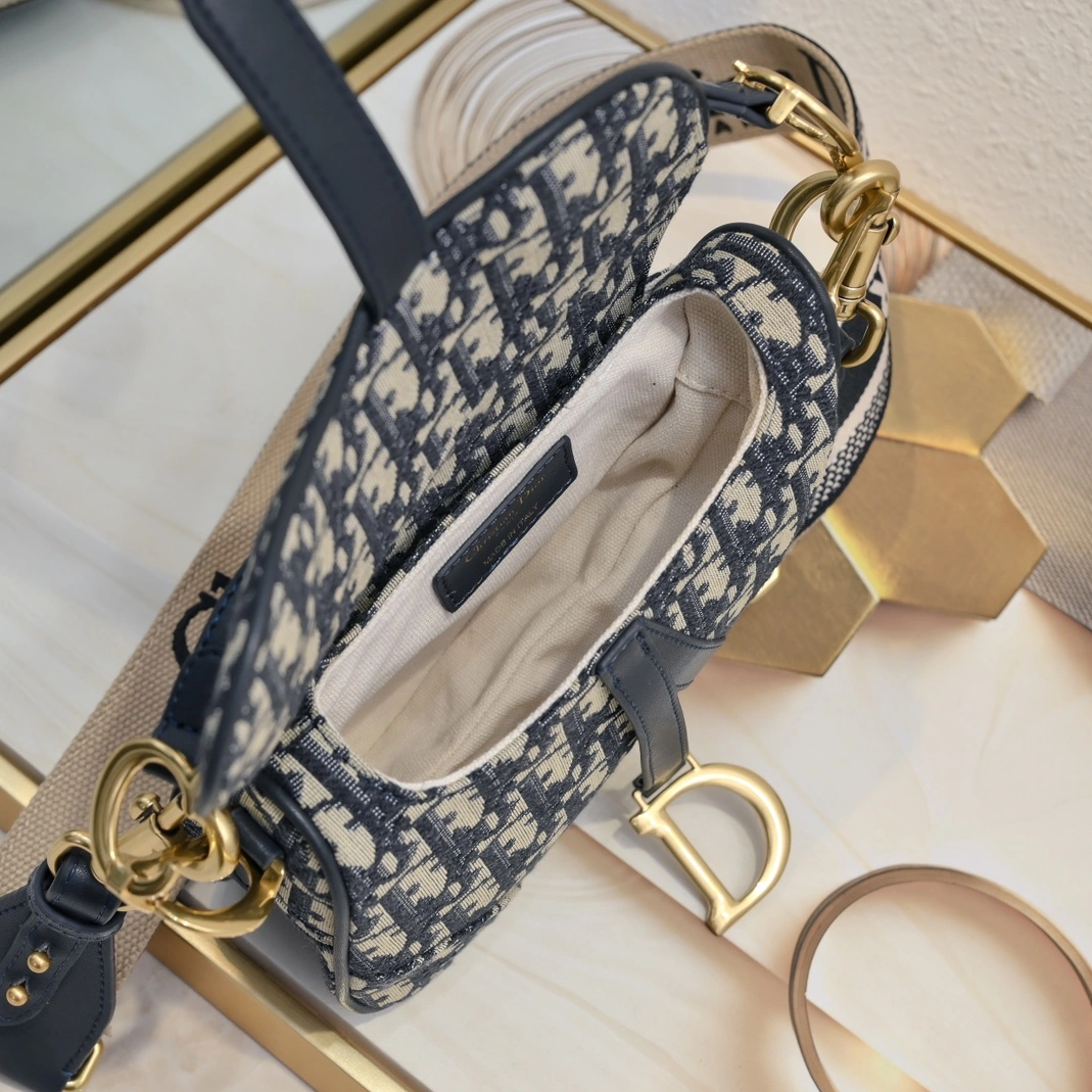 Flexible 9618 Christian Dior AAA Quality Messenger Bags For Women - Image 8