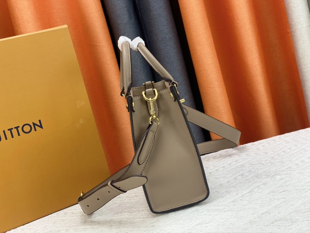 Functional 5771 Louis Vuitton AAA Quality Handbags For Women - Image 3