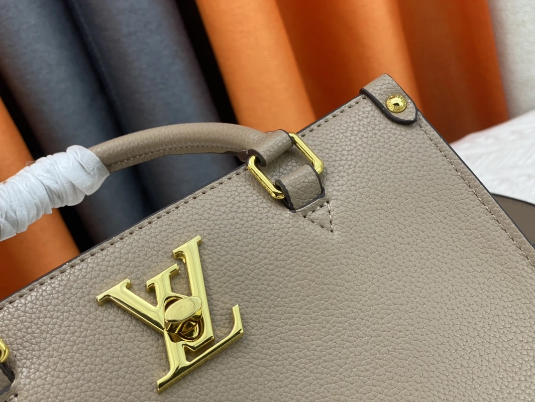 Functional 5771 Louis Vuitton AAA Quality Handbags For Women - Image 6