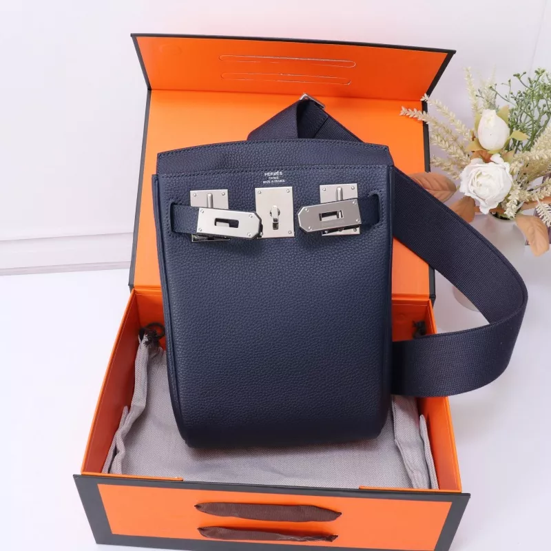 GoAnywhere 398 Hermes AAA Quality Messenger Bags In Navy For Unisex - Image 4