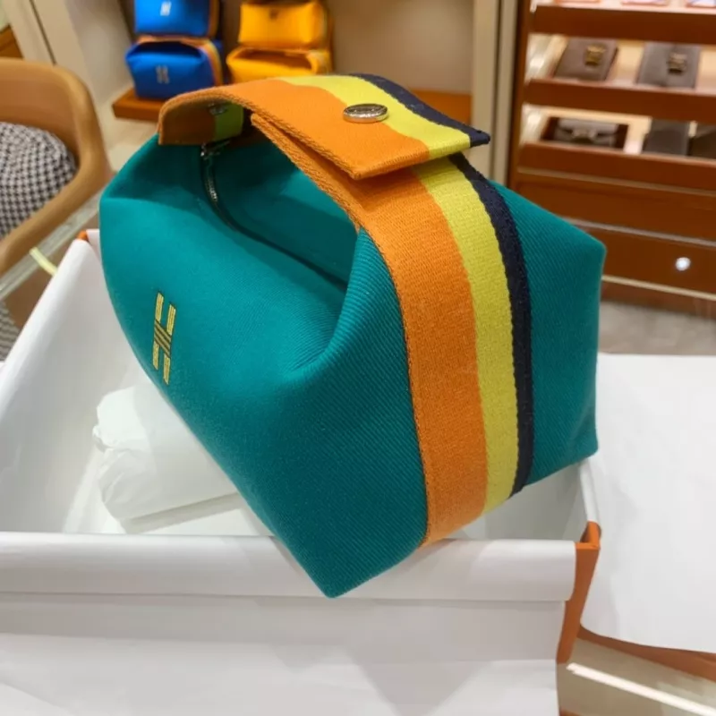 Hermes AAA Quality Handbags For Women Breathable 6717 - Image 4