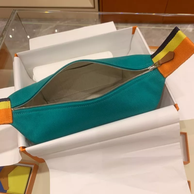 Hermes AAA Quality Handbags For Women Breathable 6717 - Image 5