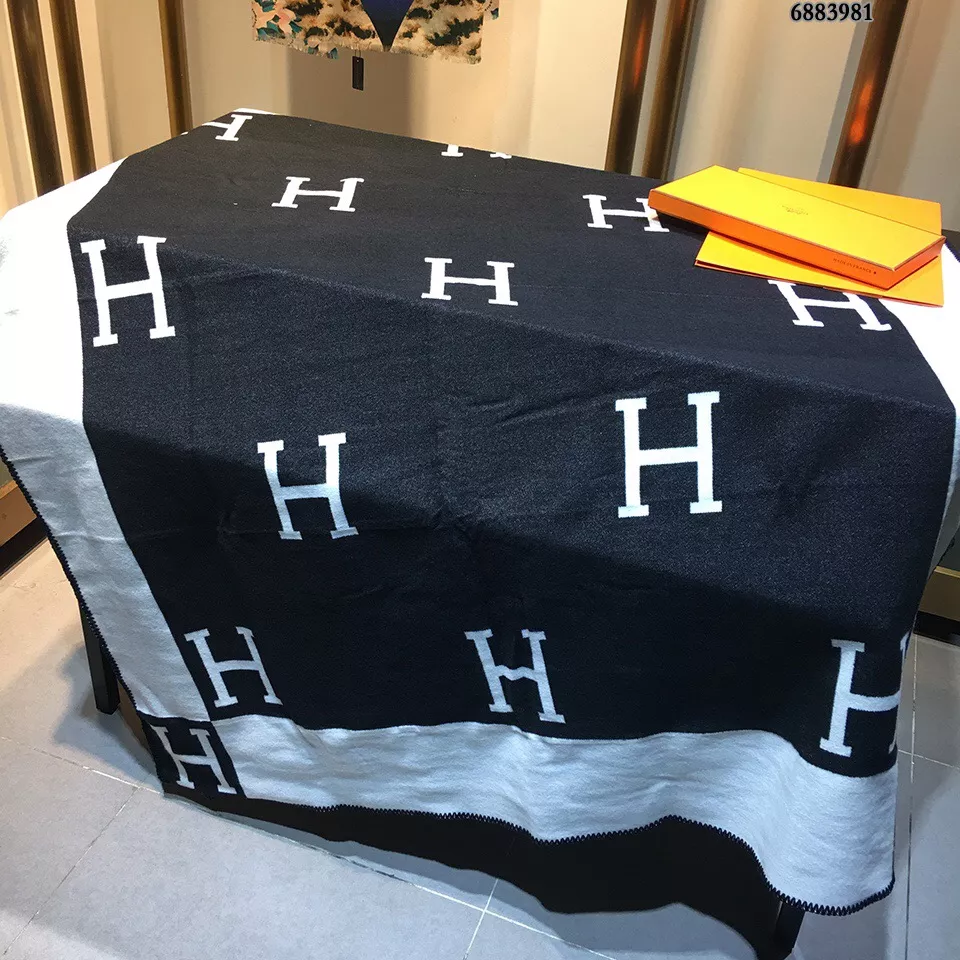 Hermes Blanket Durable 9177 - Image 3