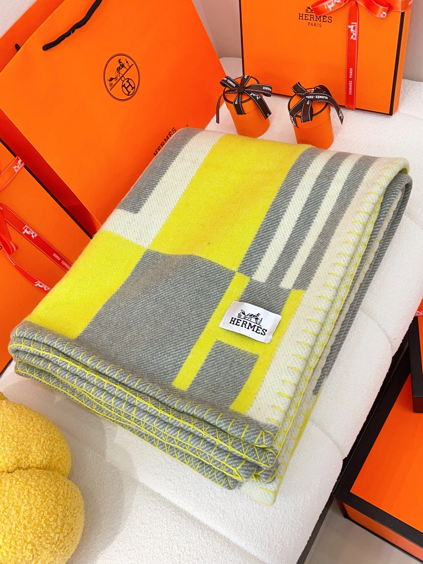 Hermes Blanket ModernLook 7483 - Image 3