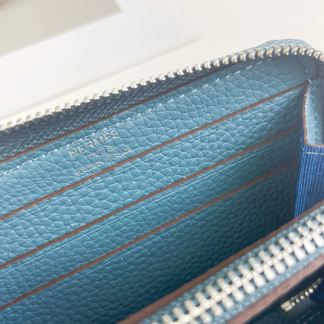 Hermes Card Case For Women Minimalist 2406 - Image 6