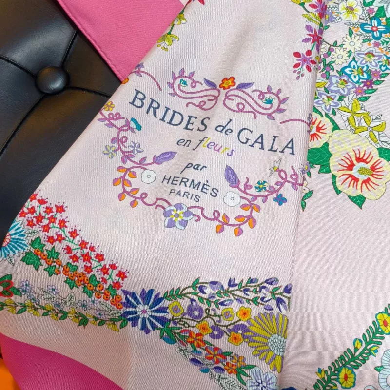 Hermes Silk Squares Popular 6781 - Image 4