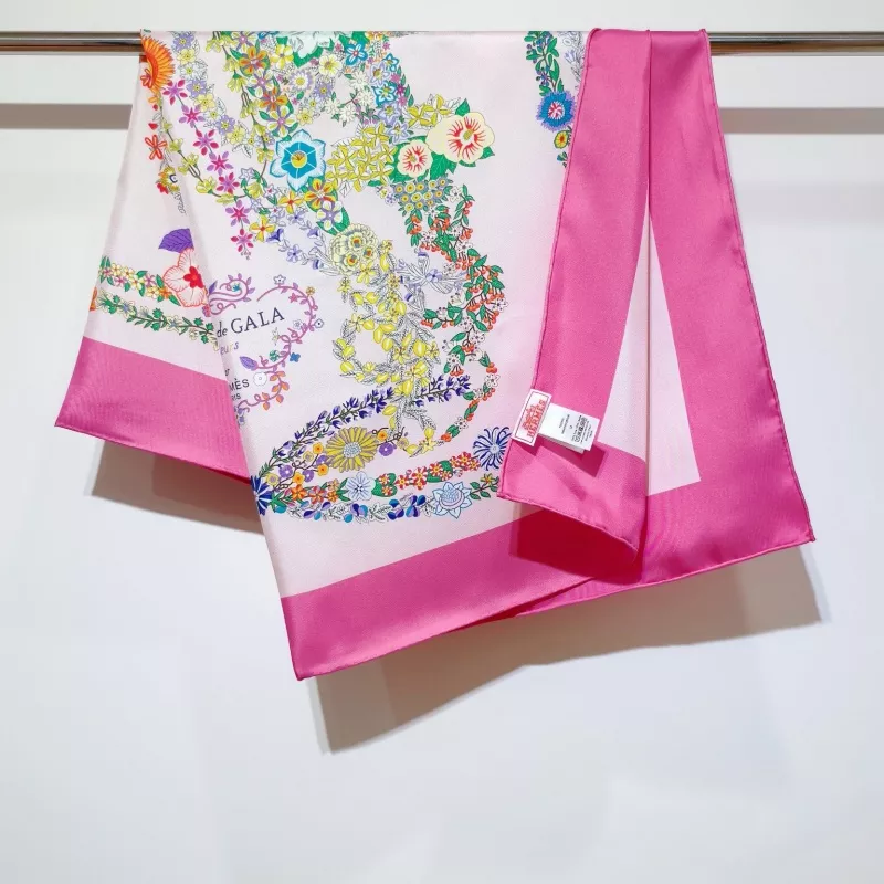 Hermes Silk Squares Popular 6781 - Image 5