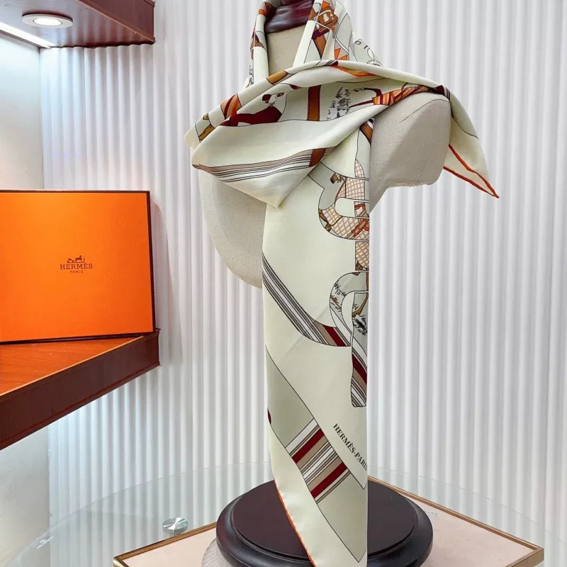 Hermes Silk Squares Unique 913 - Image 5