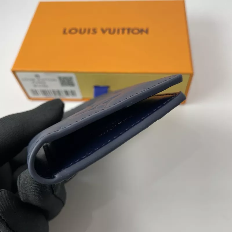Lightweight 2446 Louis Vuitton AAA Quality Card Case - Image 6