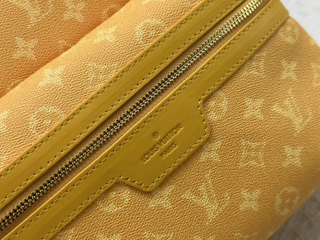 Louis Vuitton AAA Quality Backpacks For Unisex Refined 9615 - Image 7