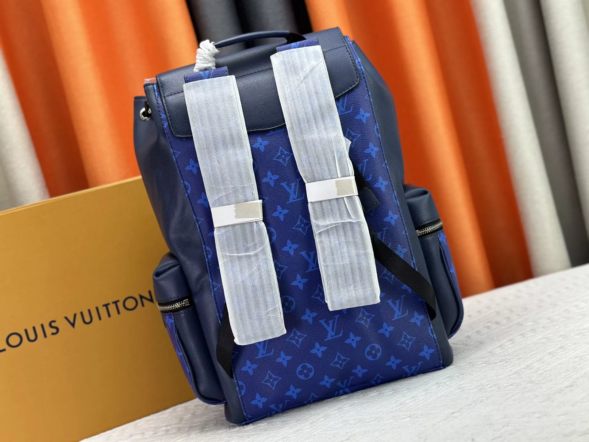 Louis Vuitton AAA Quality Backpacks For Unisex Soft 5994 - Image 4