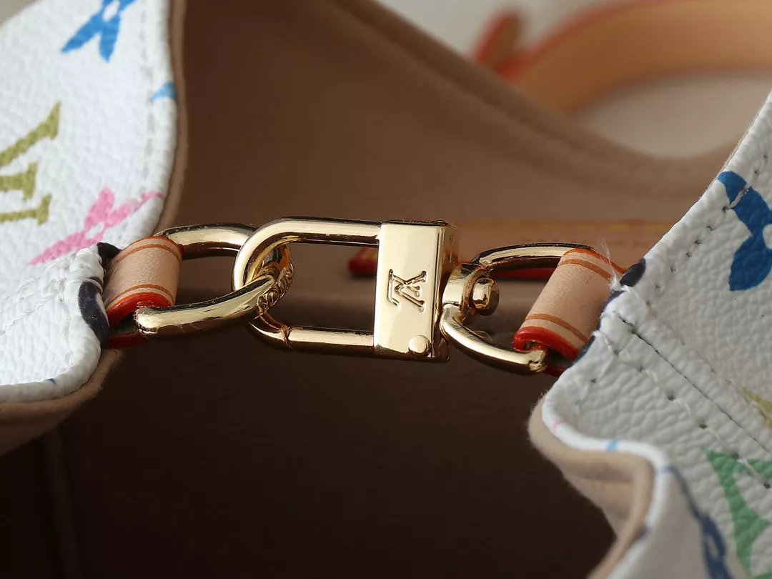 Louis Vuitton AAA Quality Backpacks For Women Trendy 9863 - Image 7