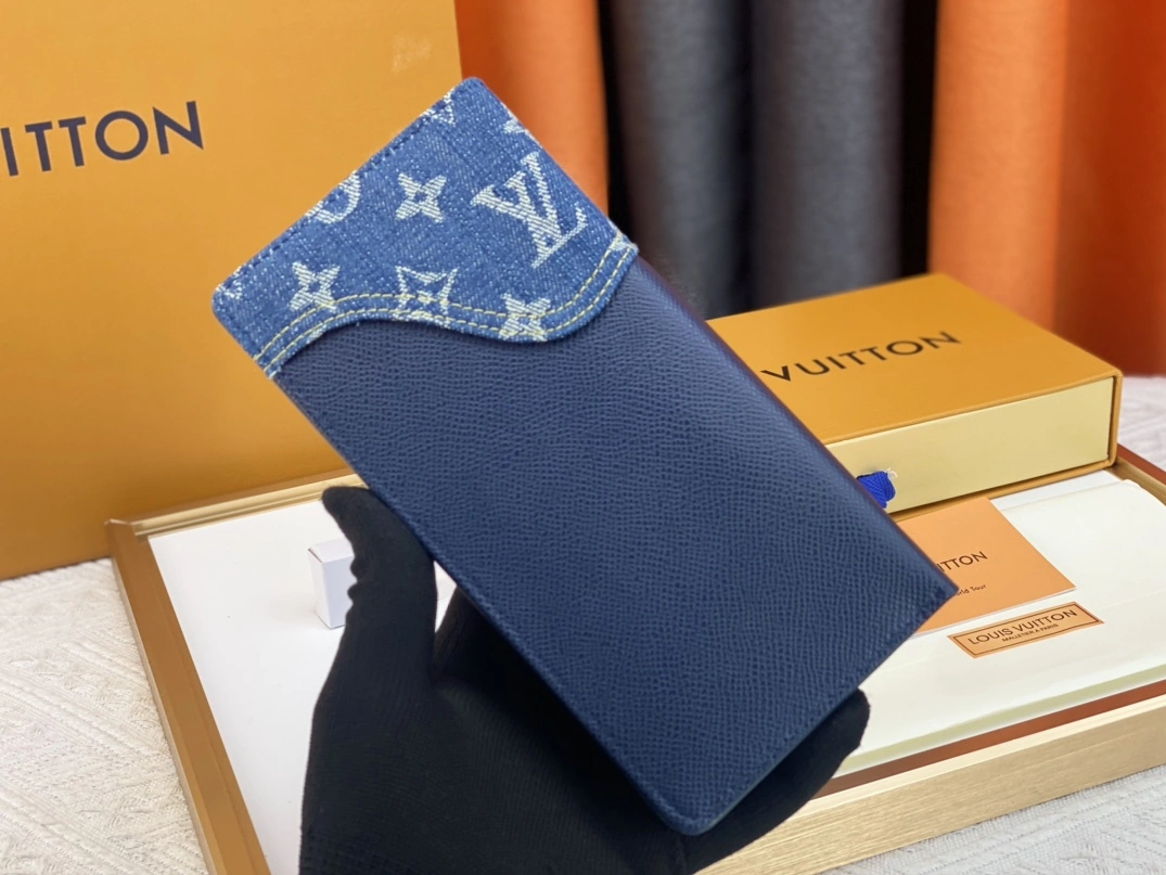 Louis Vuitton AAA Quality Card Case Comfortable 3783