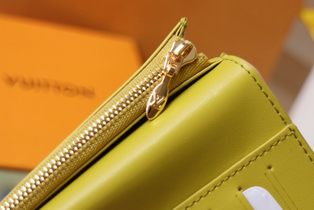 Louis Vuitton AAA Quality Card Case Durable 3063 - Image 7