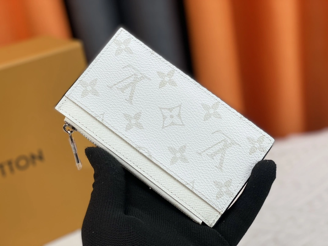 Louis Vuitton AAA Quality Card Case For Unisex Functional 3562