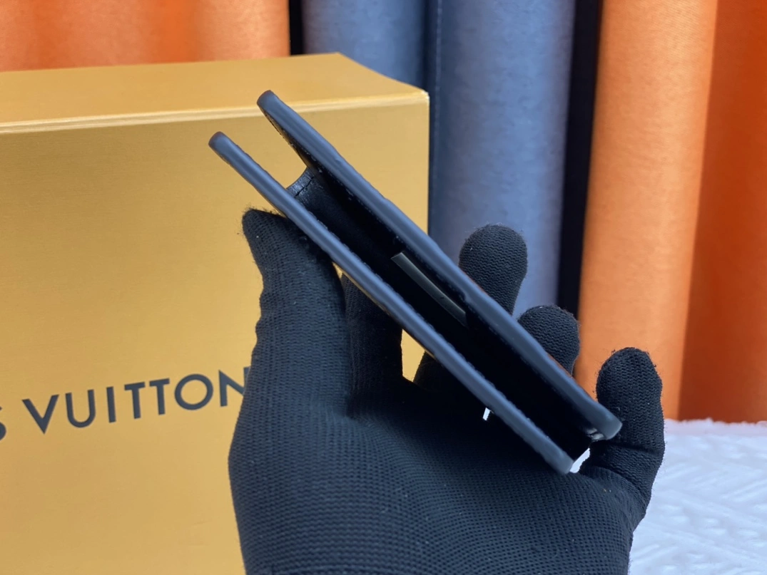 Louis Vuitton AAA Quality Card Case For Unisex Versatile 8152 - Image 3