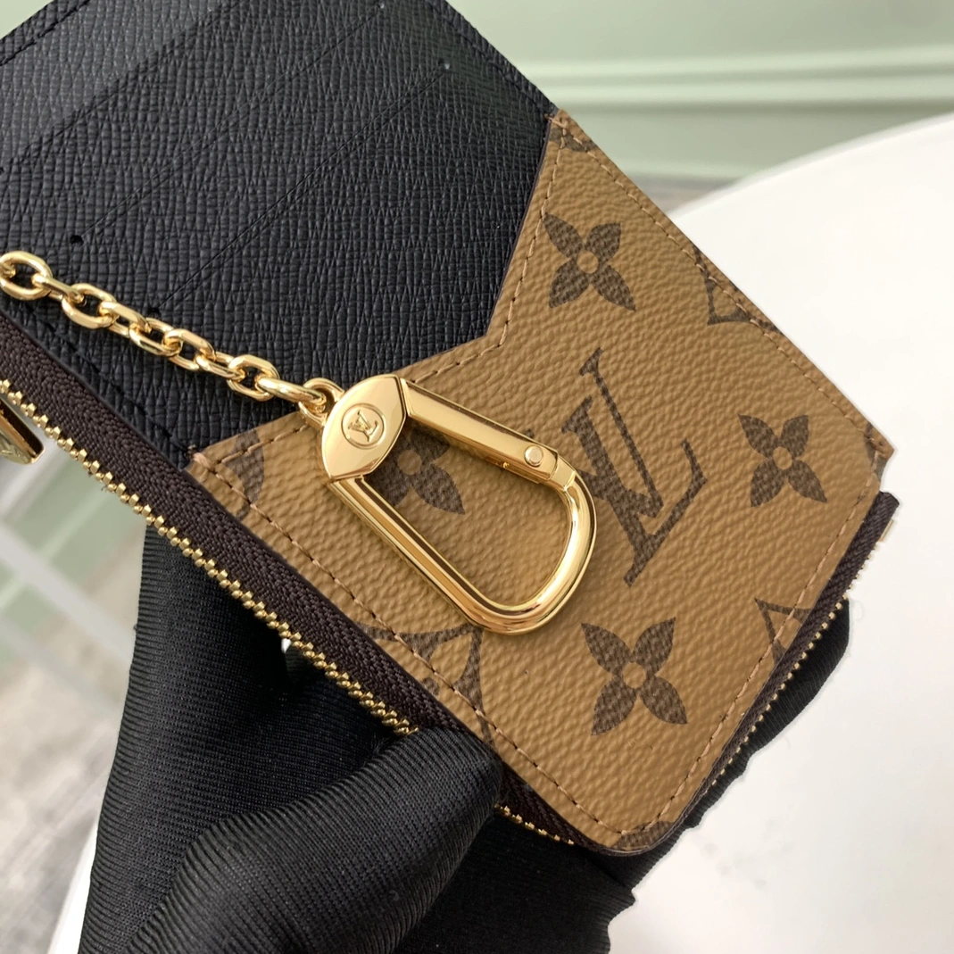 Louis Vuitton AAA Quality Card Case For Women Modern 7593 - Image 6