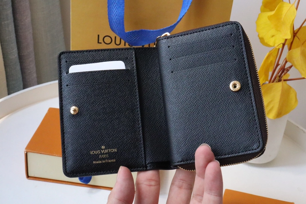 Louis Vuitton AAA Quality Card Case GoAnywhere 6363 - Image 6