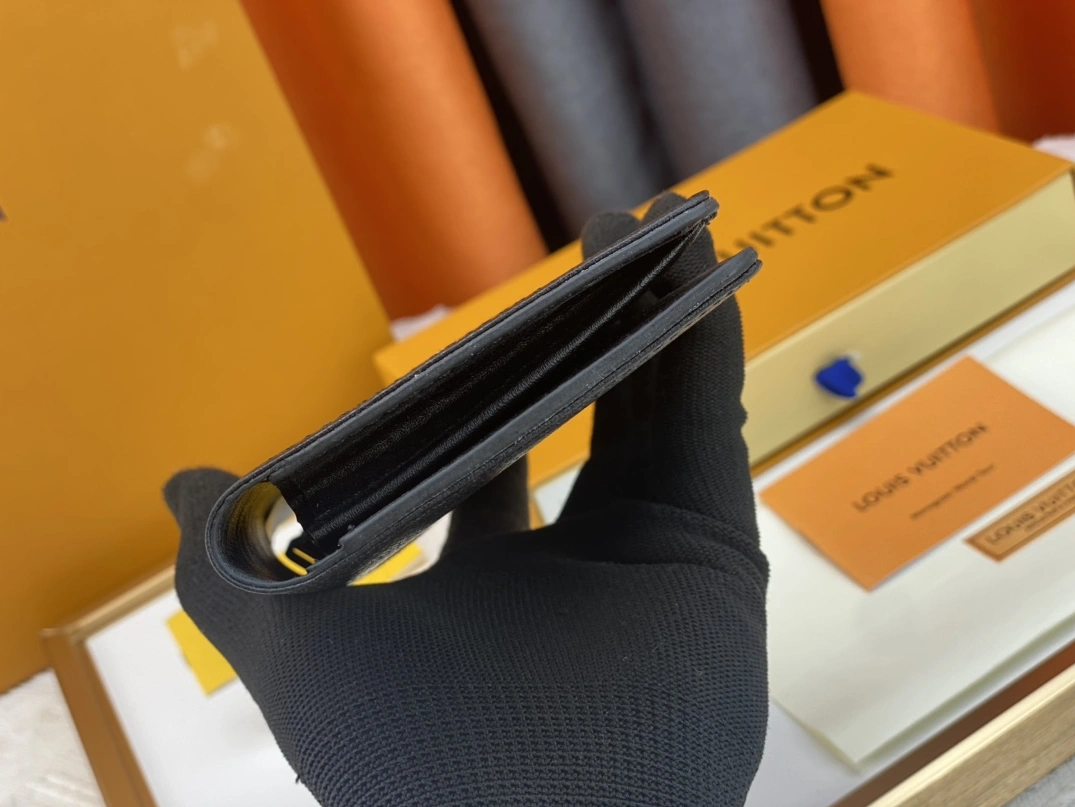 Louis Vuitton AAA Quality Card Case GoAnywhere 7204 - Image 3