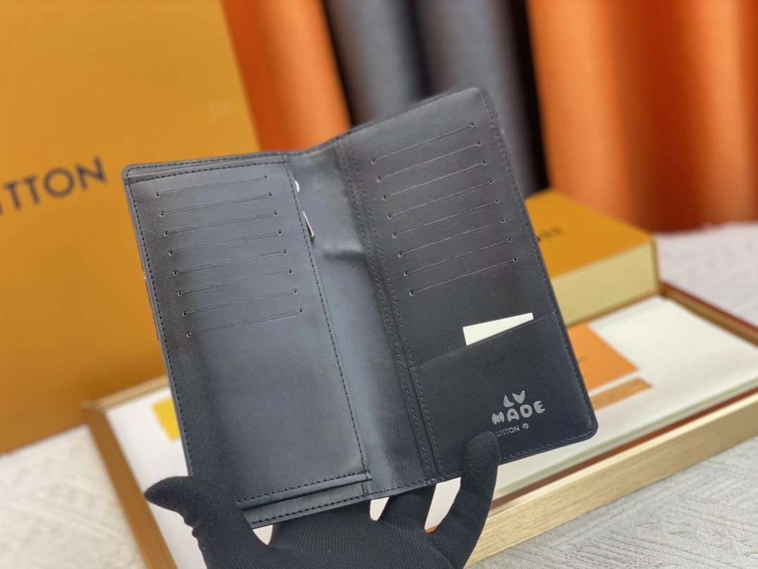 Louis Vuitton AAA Quality Card Case GoAnywhere 7204 - Image 5