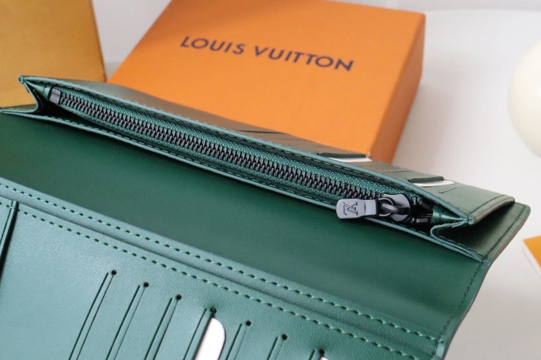 Louis Vuitton AAA Quality Card Case GoodFit 5610 - Image 7