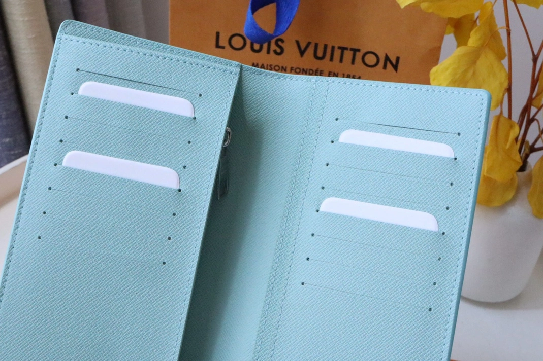 Louis Vuitton AAA Quality Card Case Practical 2185 - Image 6