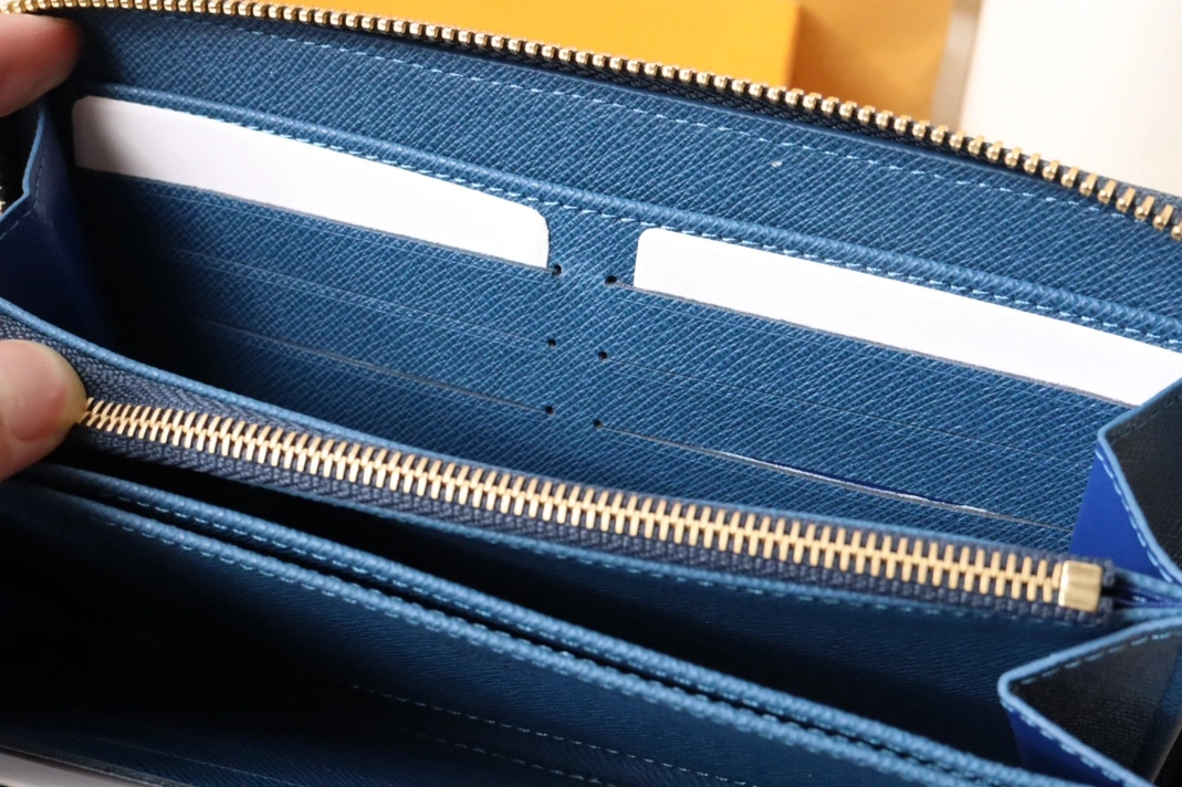 Louis Vuitton AAA Quality Card Case SmartChoice 4091 - Image 6