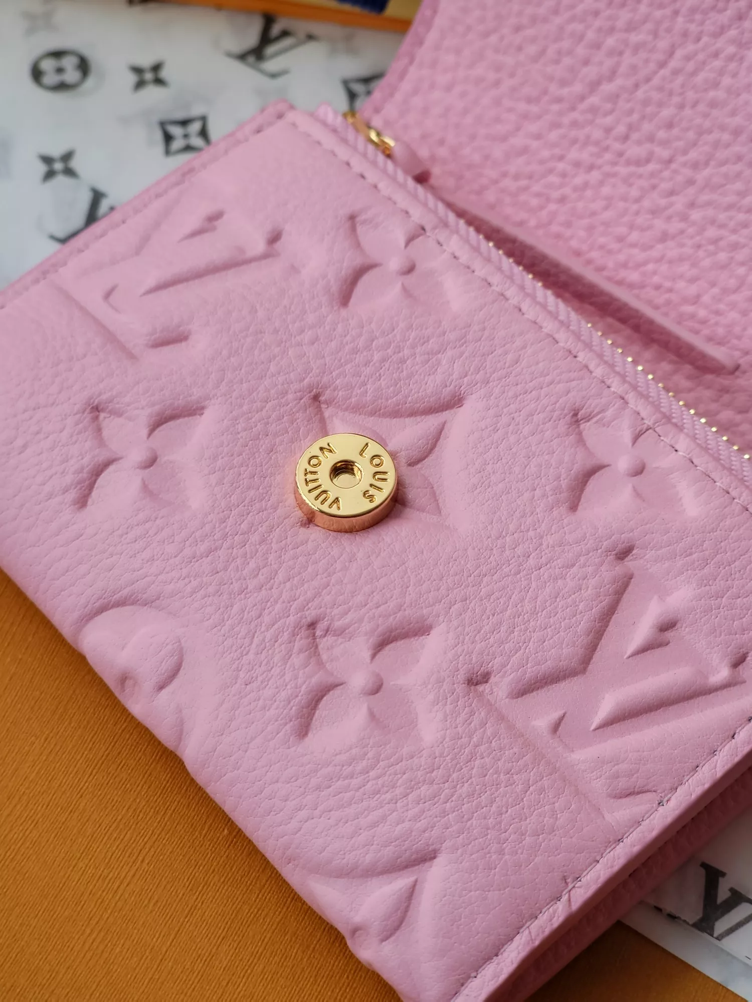 Louis Vuitton AAA Quality Card Case Soft 4463 - Image 4