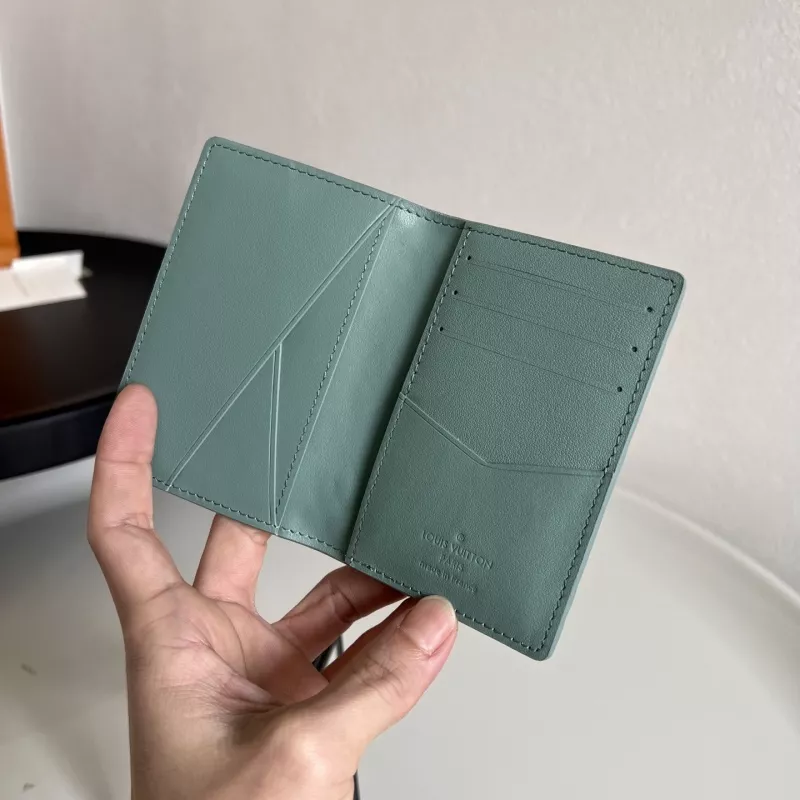 Louis Vuitton AAA Quality Card Case UrbanStyle 8466 - Image 5