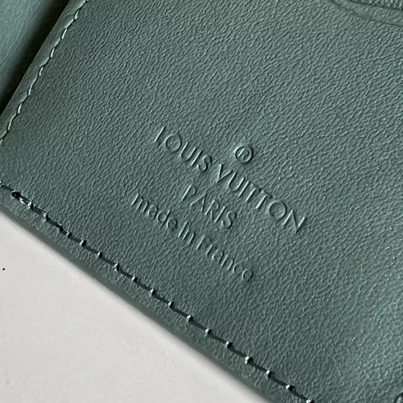 Louis Vuitton AAA Quality Card Case UrbanStyle 8466 - Image 6