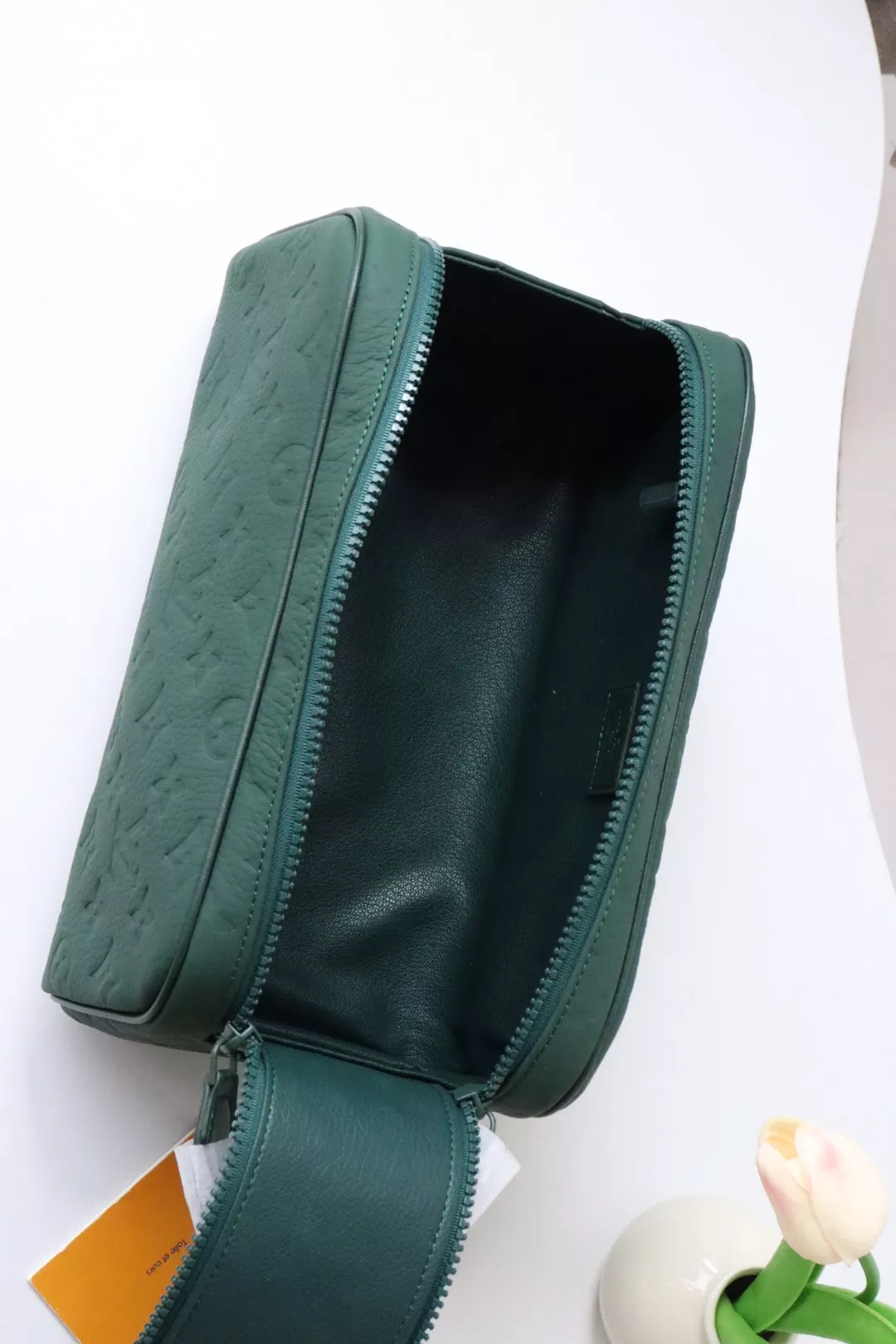 Louis Vuitton AAA Quality Handbags EyeCatching 2550 - Image 8