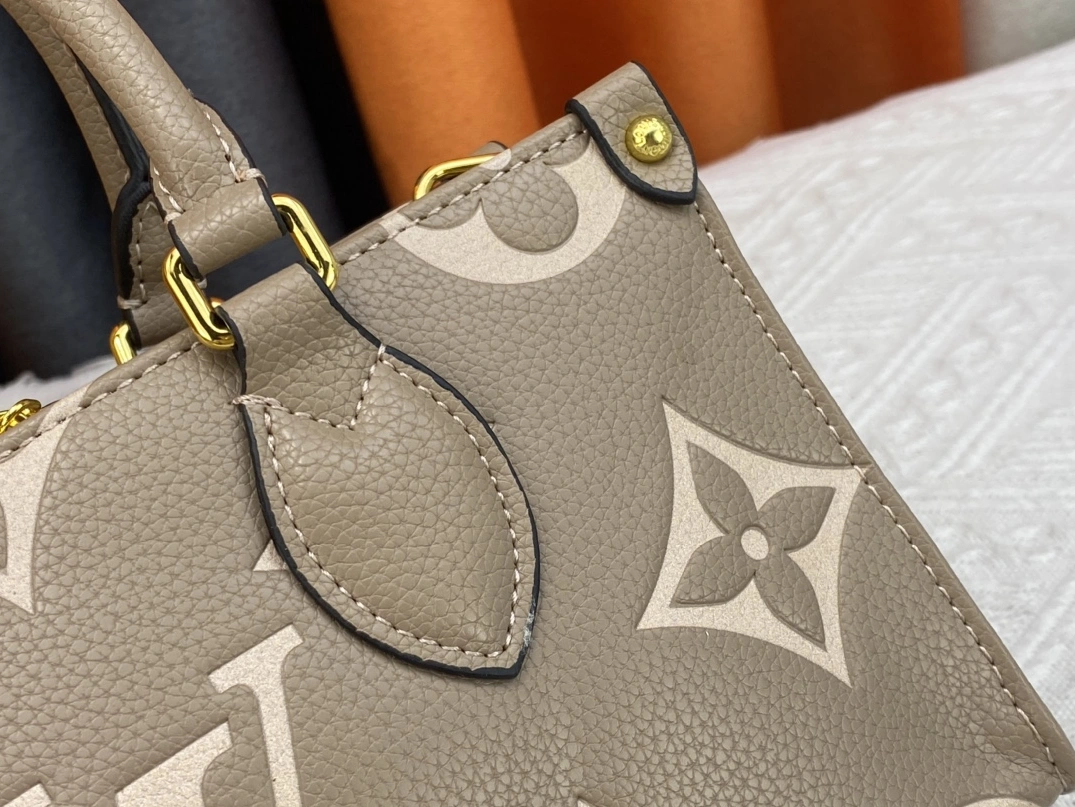 Louis Vuitton AAA Quality Handbags For Women Comfortable 403 - Image 5