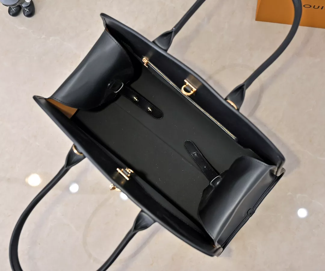 Louis Vuitton AAA Quality Handbags For Women Compact 9373 - Image 8