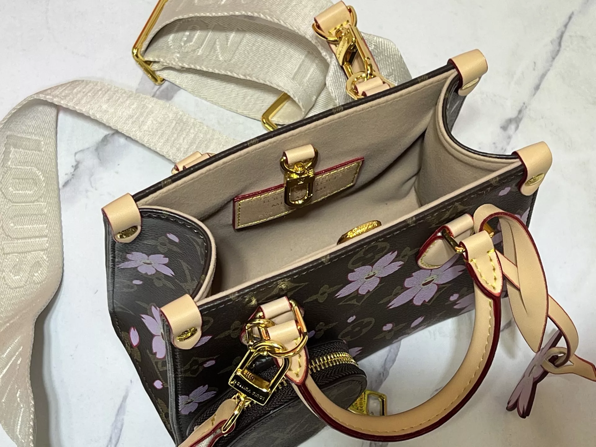 Louis Vuitton AAA Quality Handbags For Women Popular 8032 - Image 8