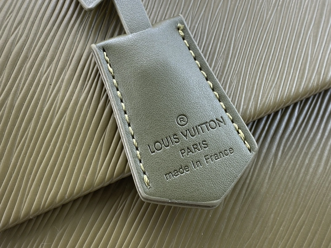 Louis Vuitton AAA Quality Handbags For Women Sleek 8697 - Image 5