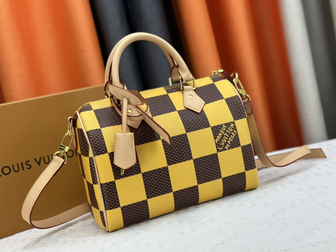 Louis Vuitton AAA Quality Handbags For Women Sleek 8925