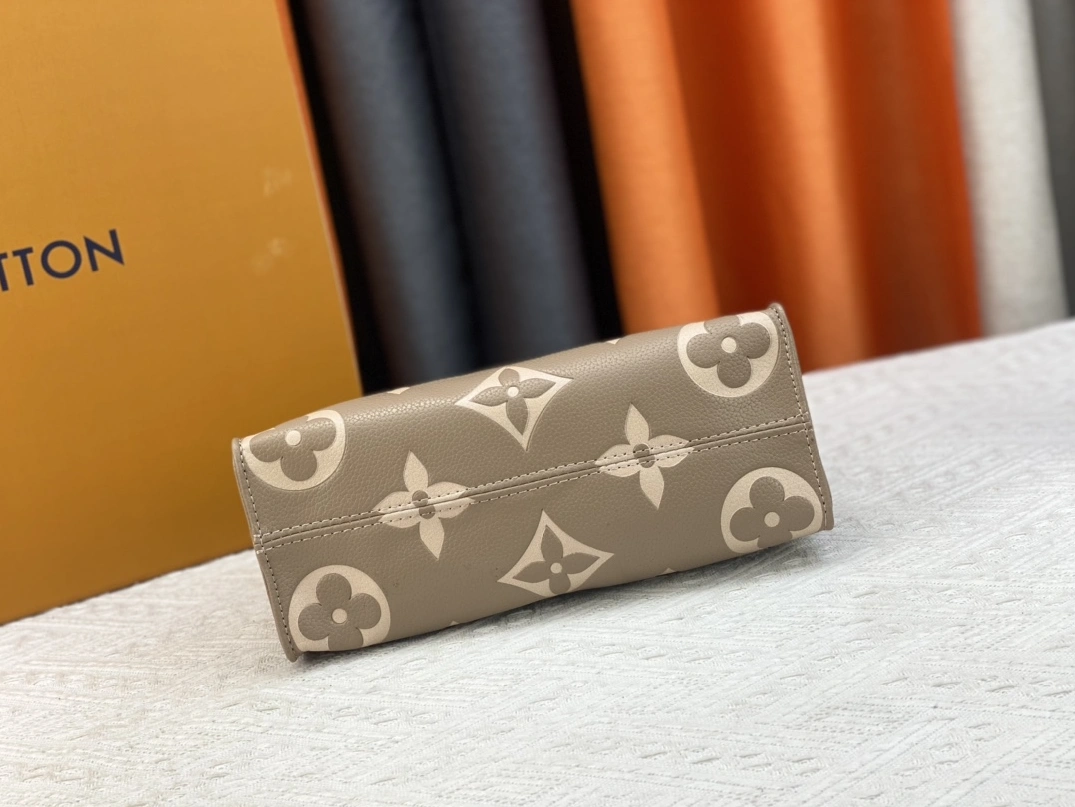 Louis Vuitton AAA Quality Handbags For Women Trendsetting 4587 - Image 4