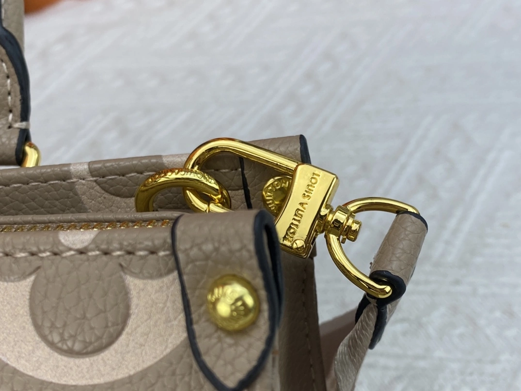 Louis Vuitton AAA Quality Handbags For Women Trendsetting 4587 - Image 5