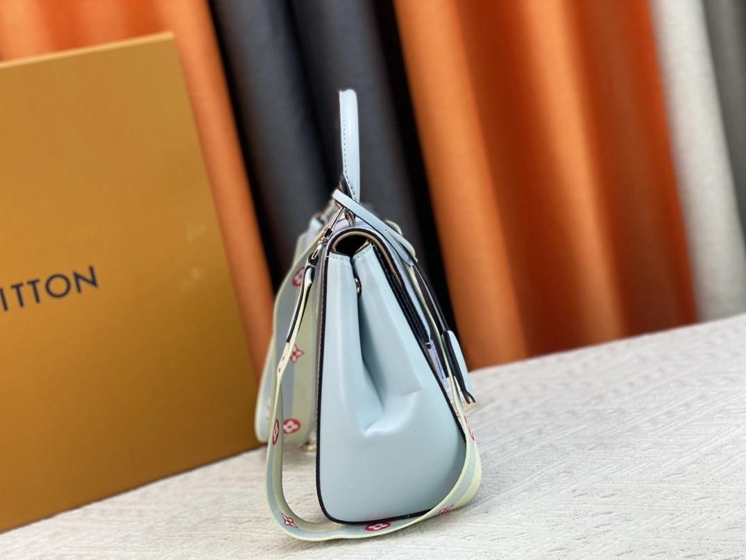 Louis Vuitton AAA Quality Handbags For Women UrbanStyle 3938