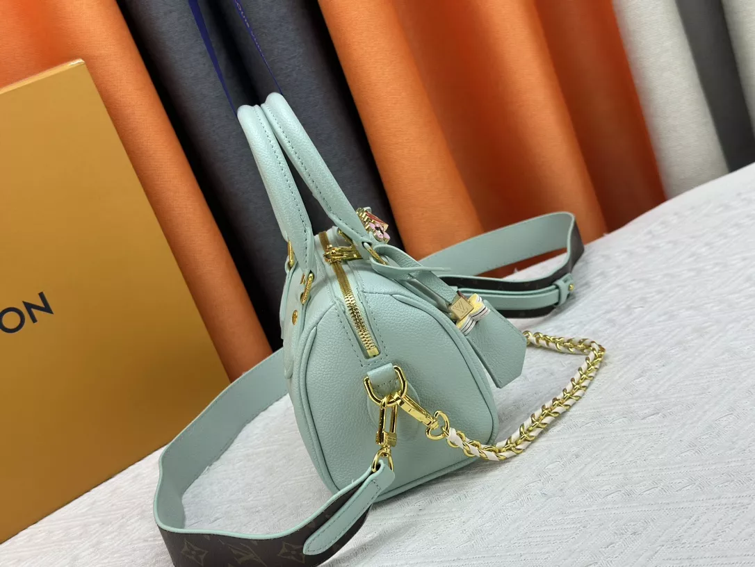 Louis Vuitton AAA Quality Handbags For Women WellDesigned 8855 - Image 3