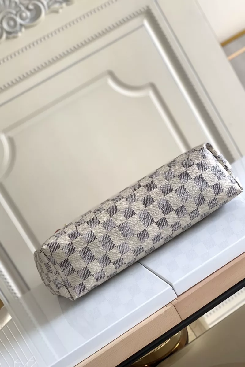 Louis Vuitton AAA Quality Handbags In Pink For Women Sleek 187 - Image 4