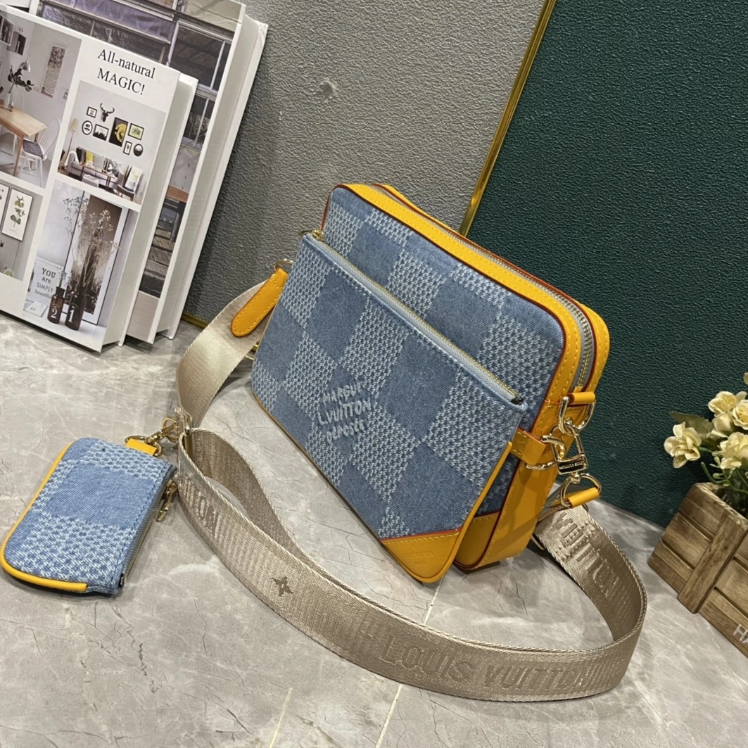 Louis Vuitton AAA Quality Messenger Bags For Unisex Comfortable 4353