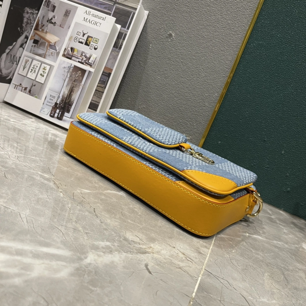 Louis Vuitton AAA Quality Messenger Bags For Unisex Comfortable 4353 - Image 4