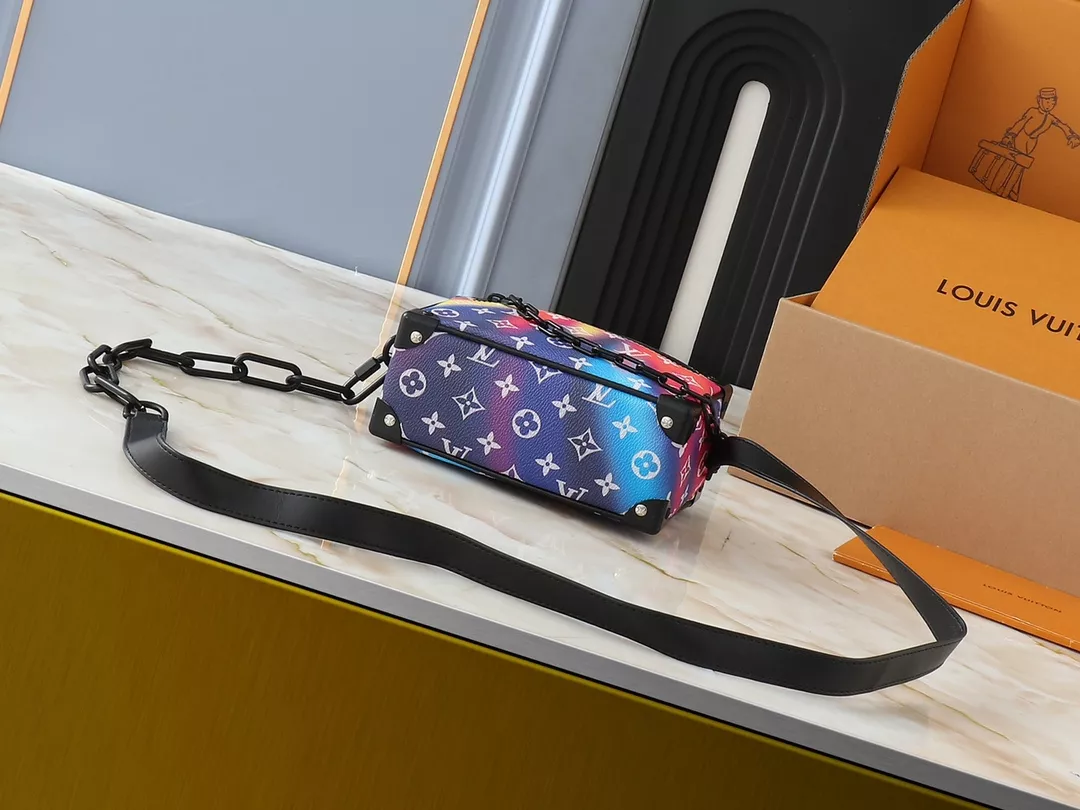 Louis Vuitton AAA Quality Messenger Bags For Unisex GoAnywhere 6302 - Image 4