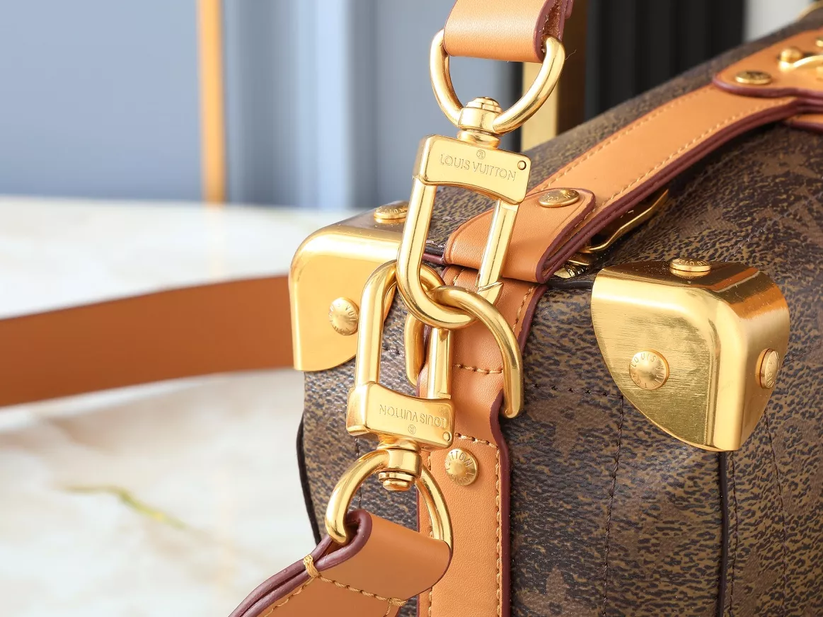 Louis Vuitton AAA Quality Messenger Bags For Unisex UrbanStyle 1088 - Image 6