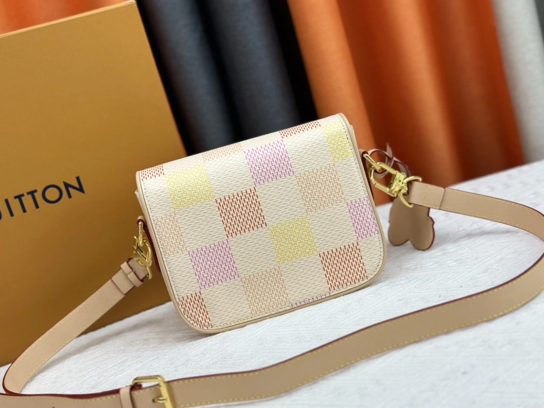 Louis Vuitton AAA Quality Messenger Bags For Women BestValue 1778 - Image 4