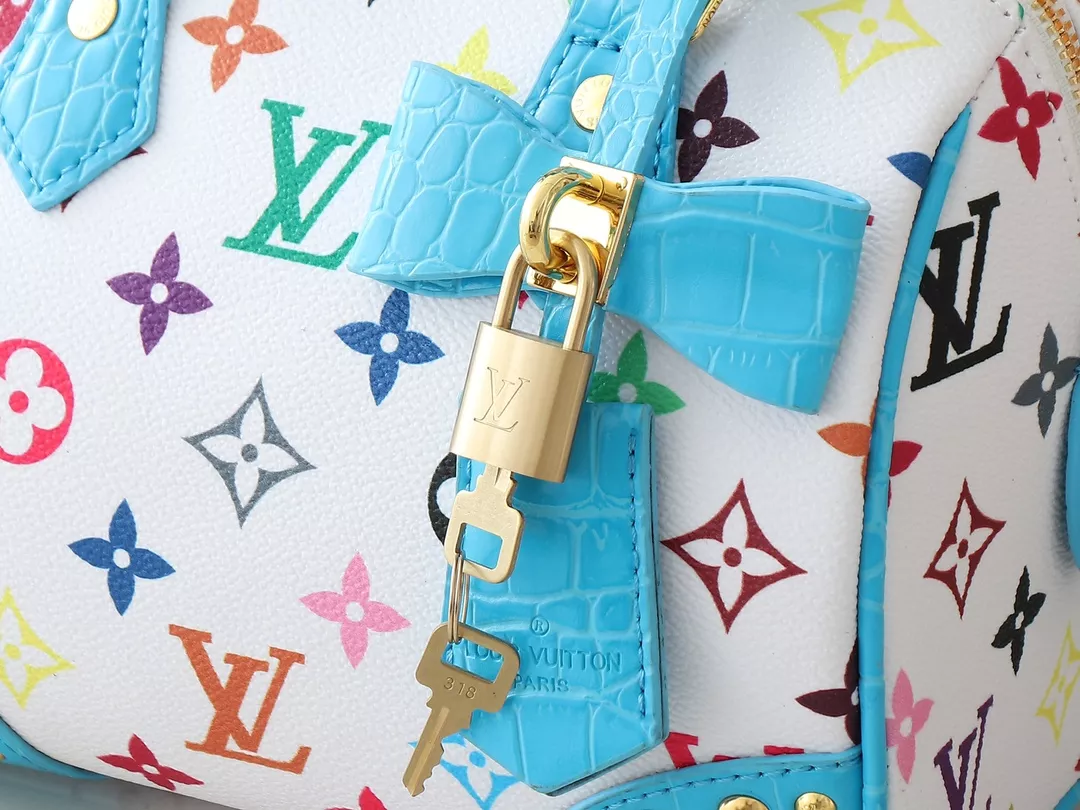 Louis Vuitton AAA Quality Messenger Bags For Women EyeCatching 361 - Image 5