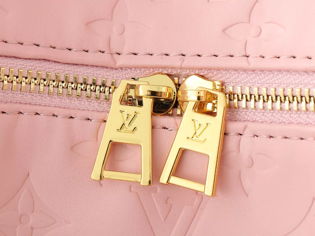 Louis Vuitton AAA Quality Messenger Bags For Women Flexible 1007 - Image 7