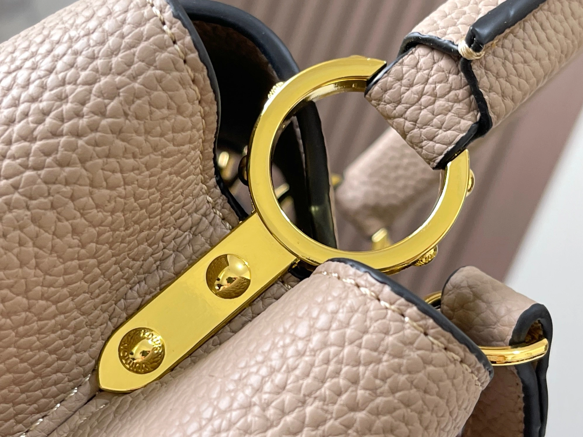 Louis Vuitton AAA Quality Messenger Bags For Women Functional 8078 - Image 6