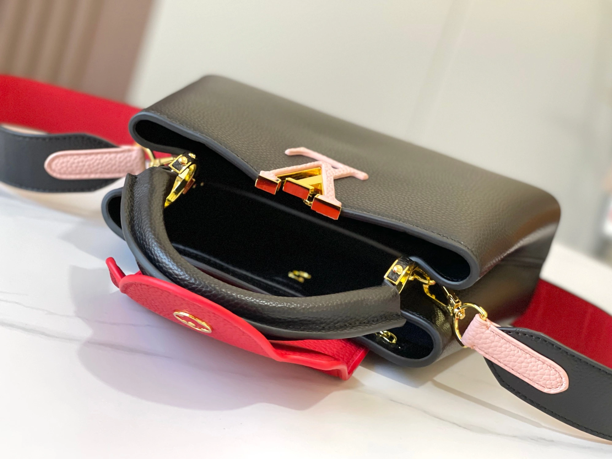 Louis Vuitton AAA Quality Messenger Bags For Women HighQuality 1600 - Image 8